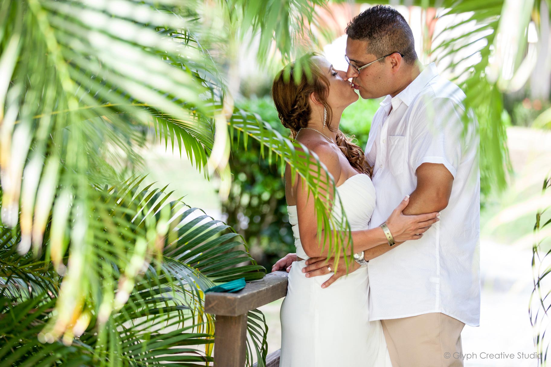 how-can-i-contact-a-photographer